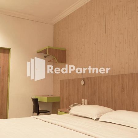 Wisma Sederhana Mitra Reddoorz Medan Luaran gambar