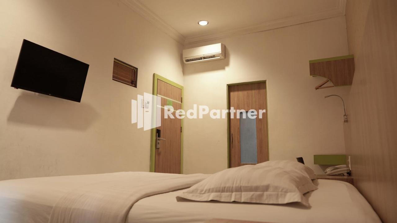 Wisma Sederhana Mitra Reddoorz Medan Luaran gambar