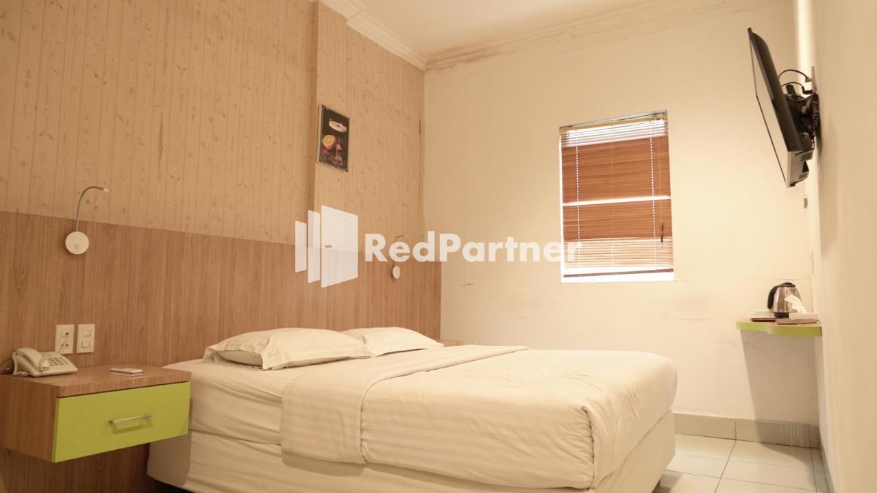 Wisma Sederhana Mitra Reddoorz Medan Luaran gambar