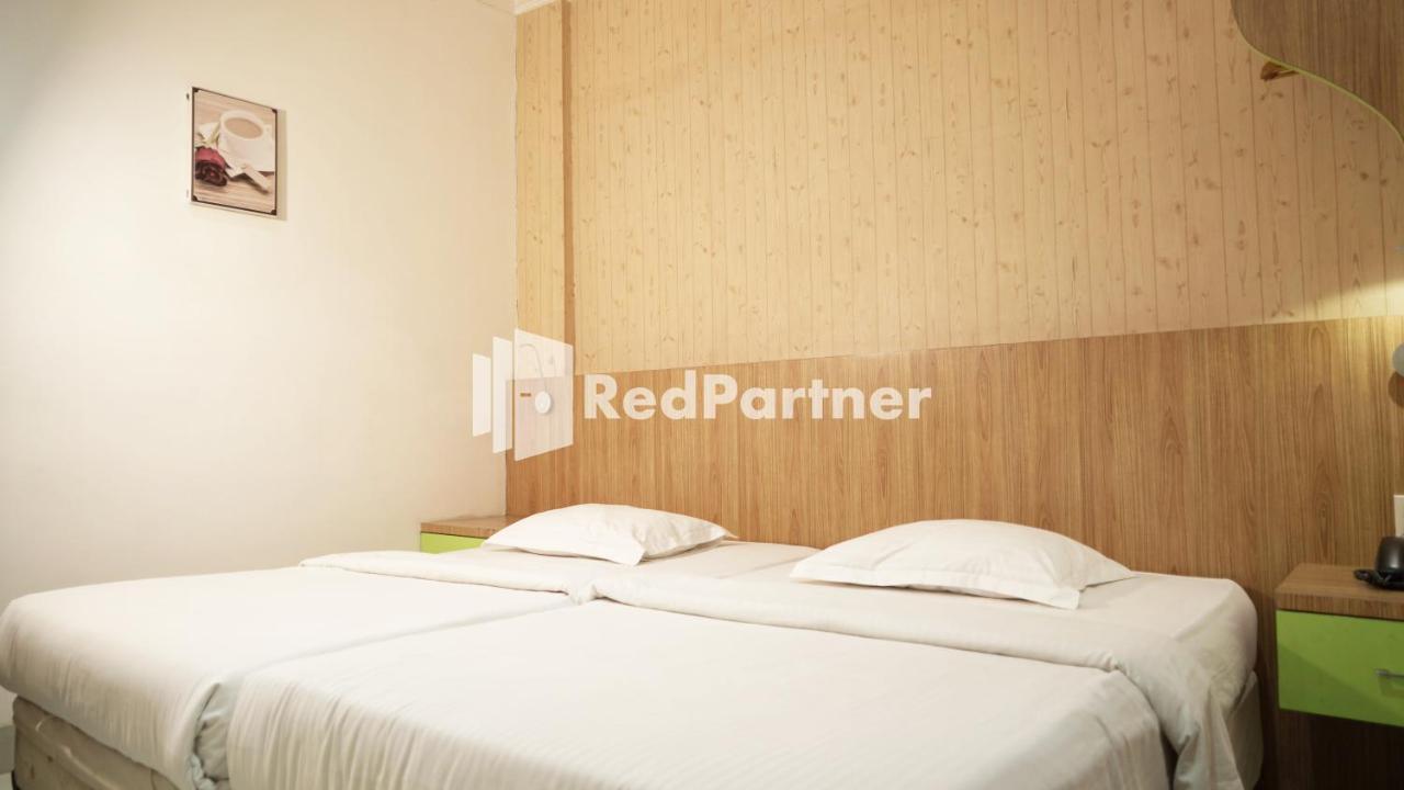 Wisma Sederhana Mitra Reddoorz Medan Luaran gambar