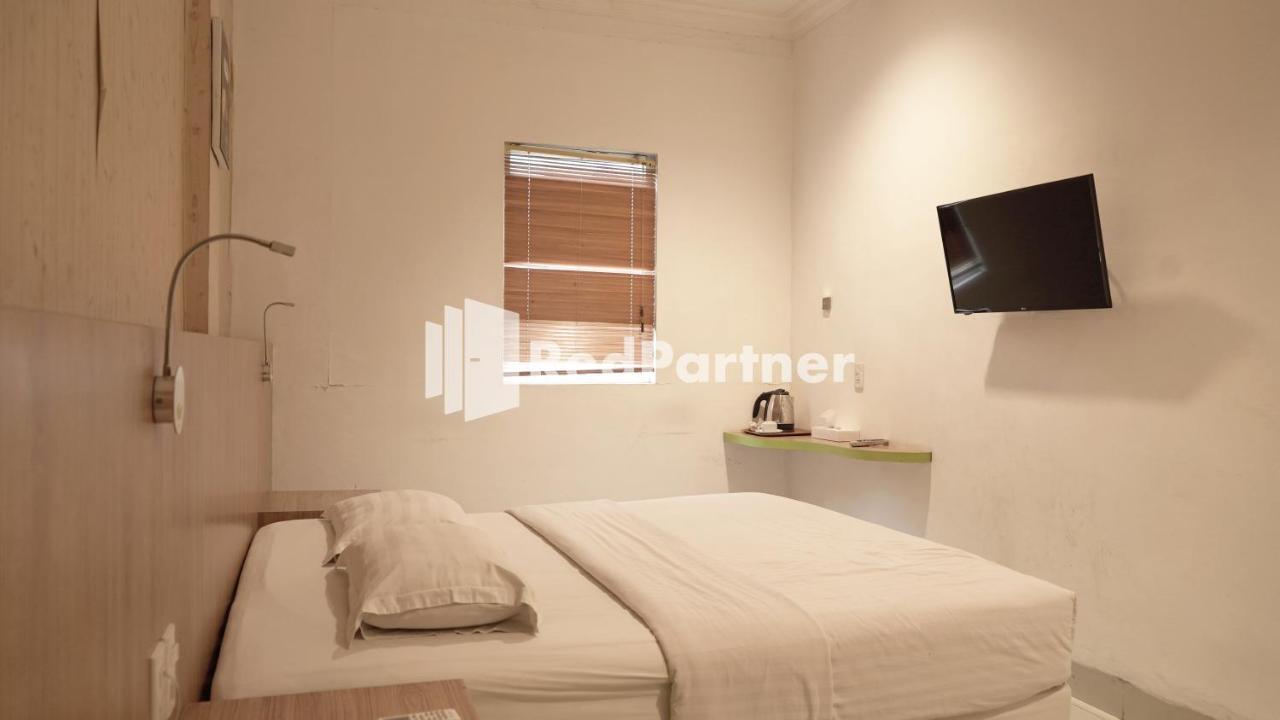 Wisma Sederhana Mitra Reddoorz Medan Luaran gambar