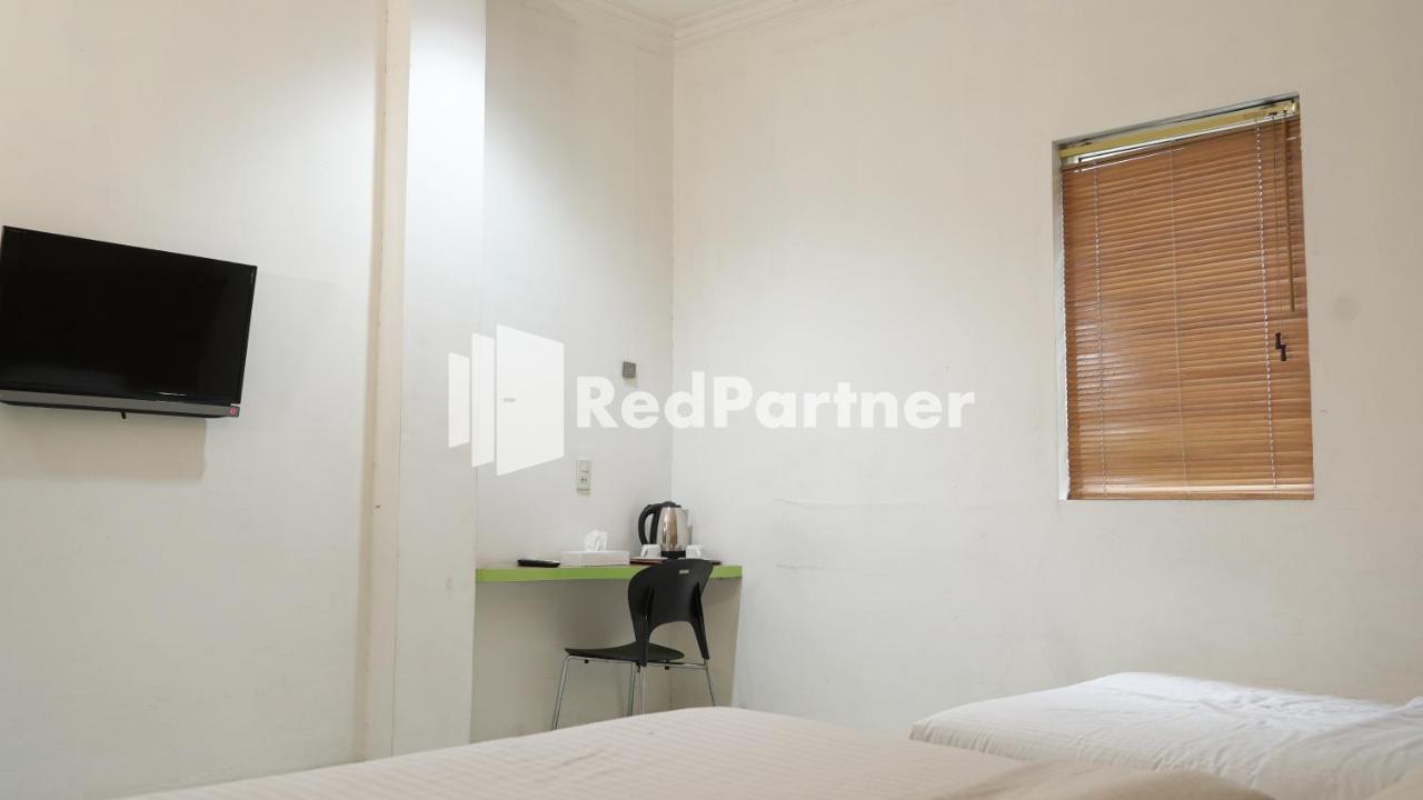 Wisma Sederhana Mitra Reddoorz Medan Luaran gambar