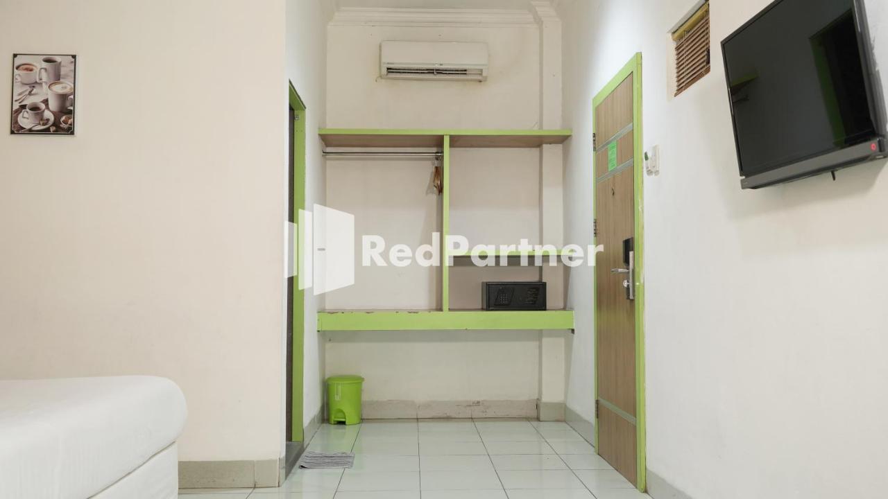 Wisma Sederhana Mitra Reddoorz Medan Luaran gambar