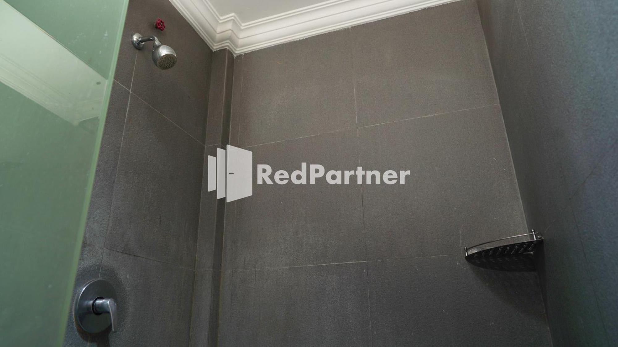 Wisma Sederhana Mitra Reddoorz Medan Bilik gambar