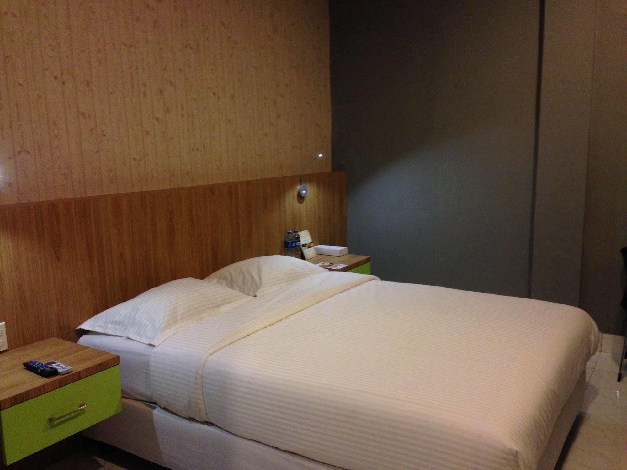 Wisma Sederhana Mitra Reddoorz Medan Luaran gambar